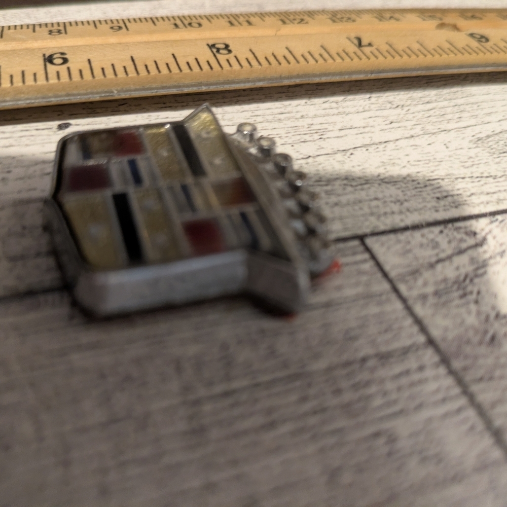 Cadillac Car Emblem - Silver and Gold - Picture 3 of 5